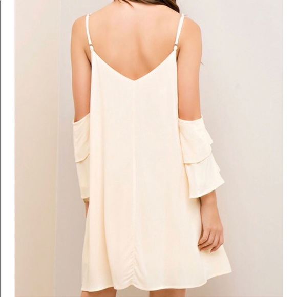 Cream colored dress - Picture 2 of 2